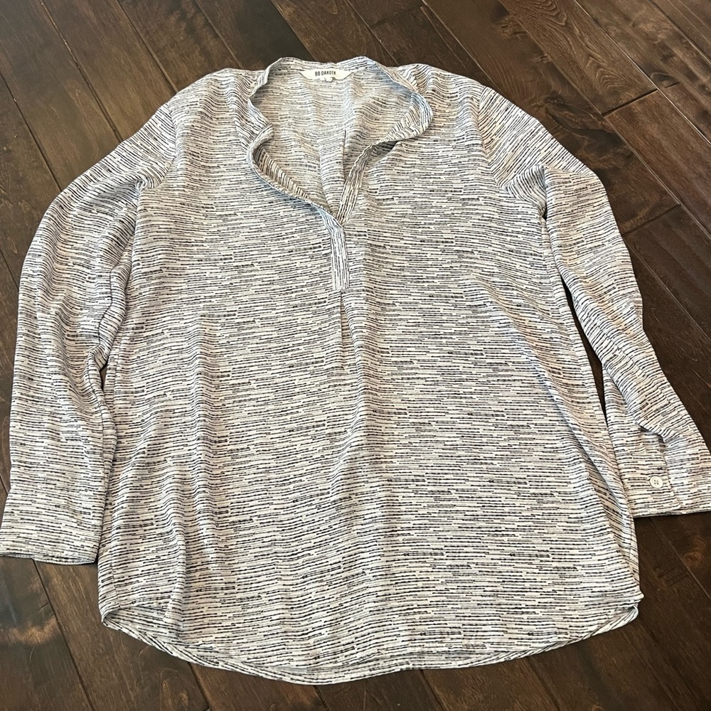Black and White sheer BB Dakota top